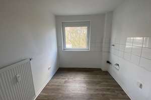 Kray/Isinger Feld: Gut geschnittene 2-Zi.-Wohnung mit Sonnenbalkon – Meistersingerstr. 70, 45307 Leithe, Essen – Vorschaubild 3