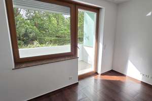 Provisionsfrei am Park: Bezugsfreie 2-Zimmer-Wohnung mit Westbalkon und Fußbodenheizung