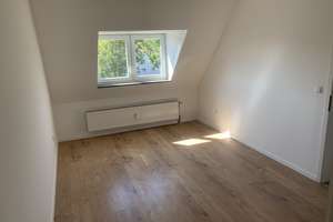 Helle Dachgeschosswohnung mit 6 Zimmern – Nibelungenstraße 68, 47057 Neudorf-Süd, Duisburg – Vorschaubild 6