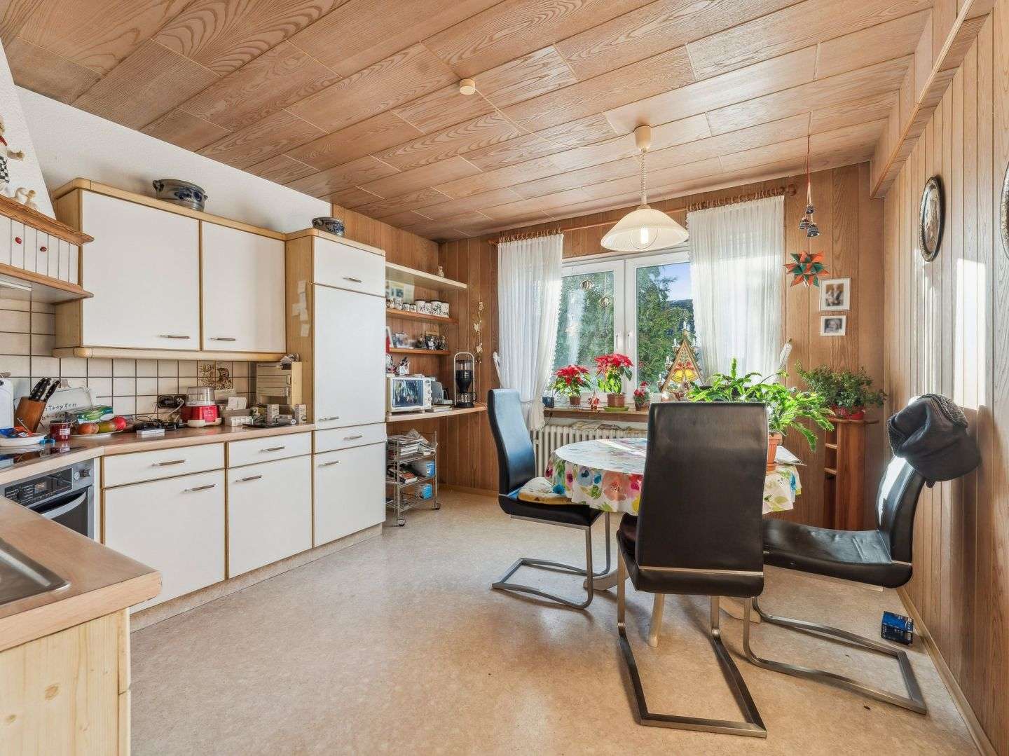 Immobilie in Felsberg - Zweifamilienhaus mit mehreren Modernisierungen und großem Grundstück in Felsberg - Bild 6