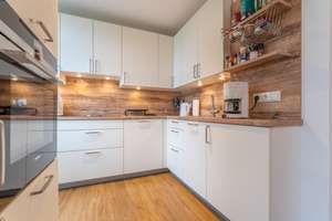 NATURNAH - GEHOBEN - LUKRATIV
 Kernsanierte Wohnung in sehr begehrter Lage – Die vollständige Adresse der Immobilie erhältst du vom Anbieter., 81927 Englschalking, München – Vorschaubild 3