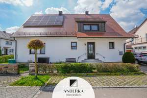Modernisiertes EFH mit Wärmepumpe, PV-Anlage und sonnigem Garten in Leipheim.