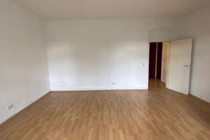 Sehr schöne 2-Zi-Whg. in ruhiger Seitenstraße mit Laminatboden,  Bad mit Fenster und Wanne – 1129 Pieschen-Nord/Trachenberge, Dresden – Vorschaubild 2
