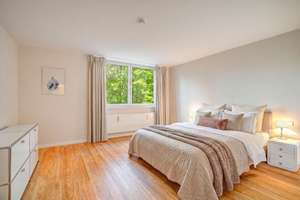 Exzellente und ruhige Lage, stilvolle Nachbarschaft: Großzügige 3-Zimmer-Wohnung mit Loggia – Die vollständige Adresse der Immobilie erhältst du vom Anbieter., 81679 Herzogpark, München – Vorschaubild 8