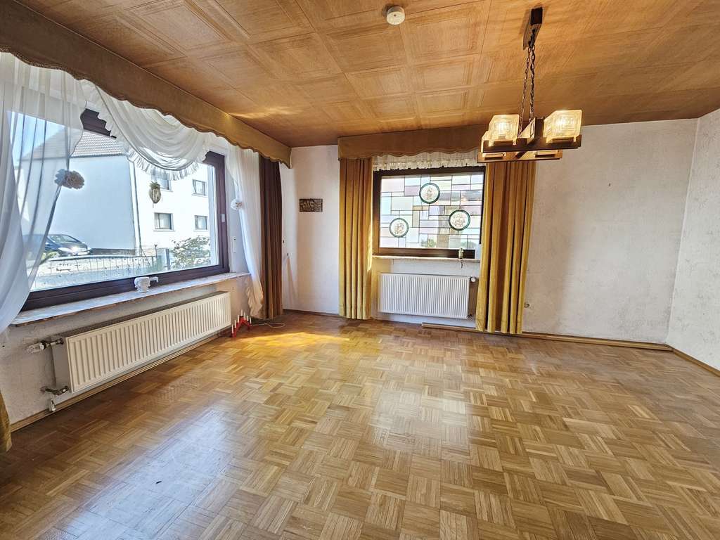 Immobilie in Hainburg - Viel Raum zum Leben: Einfamilienhaus mit Wintergarten, Dachterrasse und großem Grundstück - Bild 4