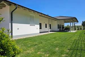 "Der neue Standard des Wohnens: Entspannt, hochwertig & effizient.." Ein Bungalow für Ihre Ansprüche – Die vollständige Adresse der Immobilie erhältst du vom Anbieter., 94501 Beutelsbach – Vorschaubild 2