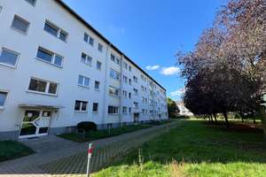 Blick ins Grüne mit Balkon - Bad mit Fenster - Duisburg Rheinhausen – Brahmsstraße 46, 47226 Rheinhausen-Mitte, Duisburg – Vorschaubild 1