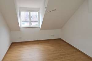 Einzigartige 4-Zimmer-Dachgeschosswohnung in der  Altstadt - top saniert (Wärmepumpe) – Judengasse 26, 90403 Altstadt, Sankt Sebald, Nürnberg – Vorschaubild 9