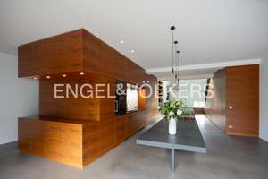 Altbau trifft zeitgenössische Eleganz – Penthouse-Maisonette mit Domblick, Sauna, Lift & Außenflä...