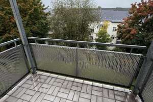 Große 1-Zi. mit neuer EBK, Laminat, Wanne, Abstellraum & Balkon in ruhiger Lage! – Zschopauer Platz 8, 9126 Bernsdorf, Chemnitz – Vorschaubild 8