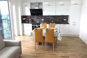 Skylineblick aus der 14.etage-moderne 3-Zimmer-Wohnung mit Balkon & Tiefgarage – Toulouser allee 15, 40211 Pempelfort, Düsseldorf – Vorschaubild 6