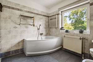 Ganderkesee-Bookholzberg | Repräsentativer Bungalow in Hanglage mit wunderschöner Gartenanlage – Die vollständige Adresse der Immobilie erhältst du vom Anbieter., 27777 Ganderkesee – Vorschaubild 12