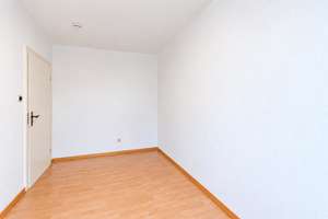 Ginnheim! Durchdachte 3-Zimmer mit Balkon, Einbauküche, Klimaanlage und optionalem Stellplatz – 60431 Ginnheim, Frankfurt am Main – Vorschaubild 7