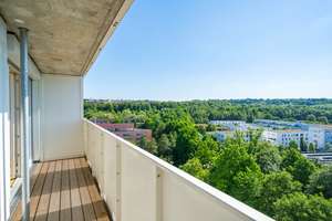 Attraktive 2-Zimmer-Wohnung mit spektakulärer Aussicht – Die vollständige Adresse der Immobilie erhältst du vom Anbieter., 93051 Großprüfening-Dechbetten-Königswiesen, Regensburg – Vorschaubild 2