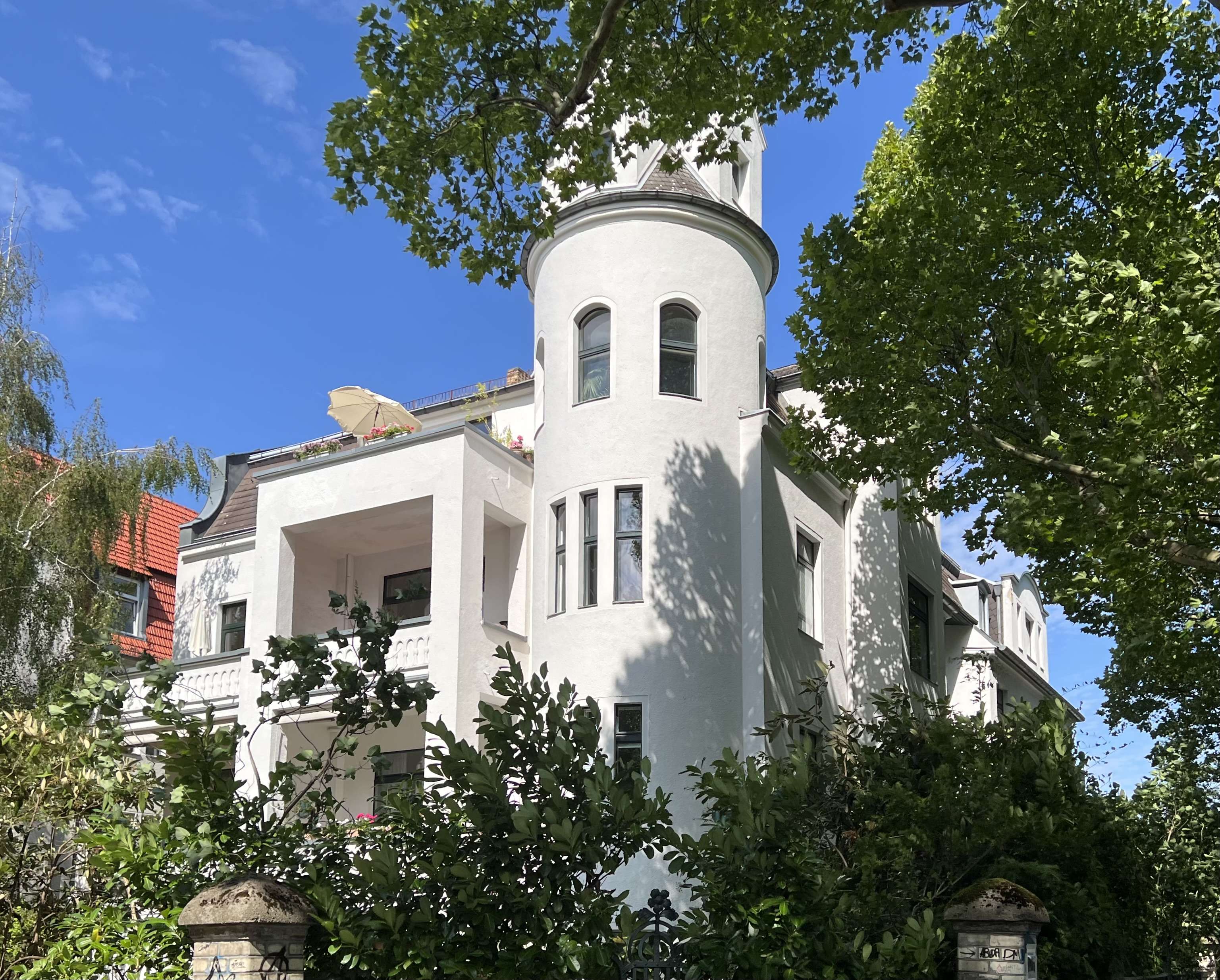 provisionsfrei*lichtdurchflutete Jugendstil-Villenetage mit 20 qm Süd-West Balkon +Garten, Berlin – Bild 1