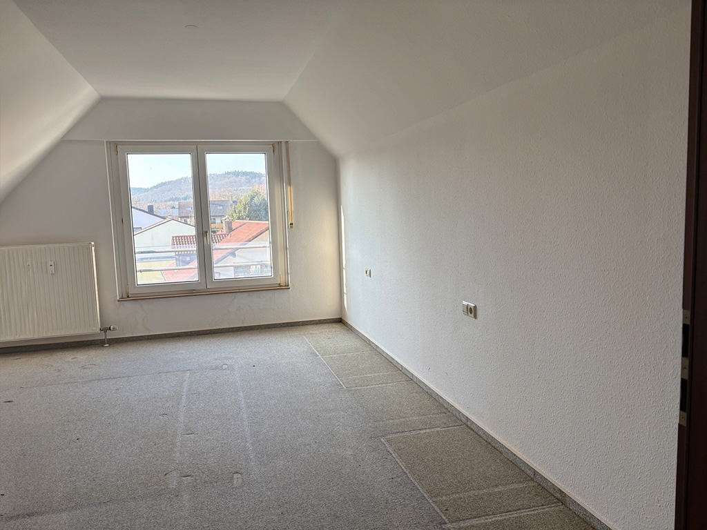 Immobilie in Freudental - Sofort frei: Großzügige, gepflegte 4-Zimmer-Maisonette-ETW 
mit Balkon und TG-Stellplatz - Bild 6