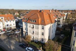 Frisch sanierte Gründerzeit Wohnung mit sonnigem Balkon (sofort bezugsfrei)