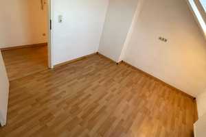 Ansprechende und modernisierte 5-Raum-DG-Wohnung mit EBK in Magdeburg – Schmidtstr. 28d, 29124 Magdeburg – Vorschaubild 8