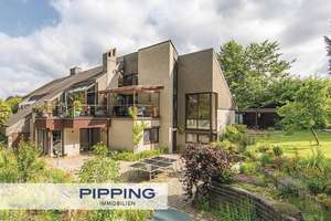 Architektonische Großzügigkeit:
"Splitlevel auf traumhaften Grundstück mit schönen Ausblicken" – Die vollständige Adresse der Immobilie erhältst du vom Anbieter., 21521 Aumühle – Vorschaubild 1