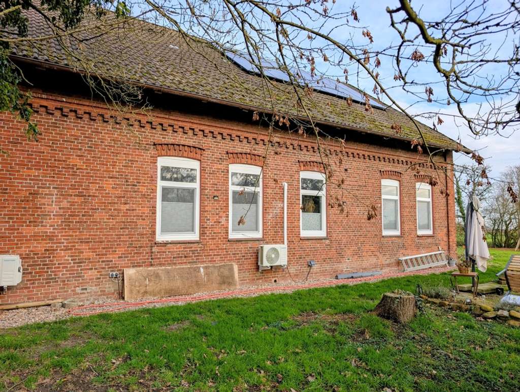 Immobilie in Brake - Kernsaniertes Landhaus mit viel Charme auf  ca. 2.100 m² großem Grundstück! - Bild 4