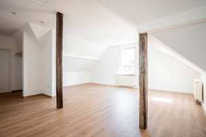 Renovierte Dachgeschosswohnung mit Einbauküche und Fernblick in Bielefeld Mitte – Die vollständige Adresse der Immobilie erhältst du vom Anbieter., 33602 Mitte, Bielefeld – Vorschaubild 4