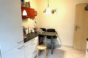 **Sonniger Garten - lichtdurchflutetes Haus - kein Sanierungsstau!!** – München (Kreis) – Vorschaubild 9