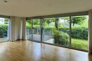 Schöne, geräumige 4,5  Zimmer Wohnung in Düsseldorf, Stockum