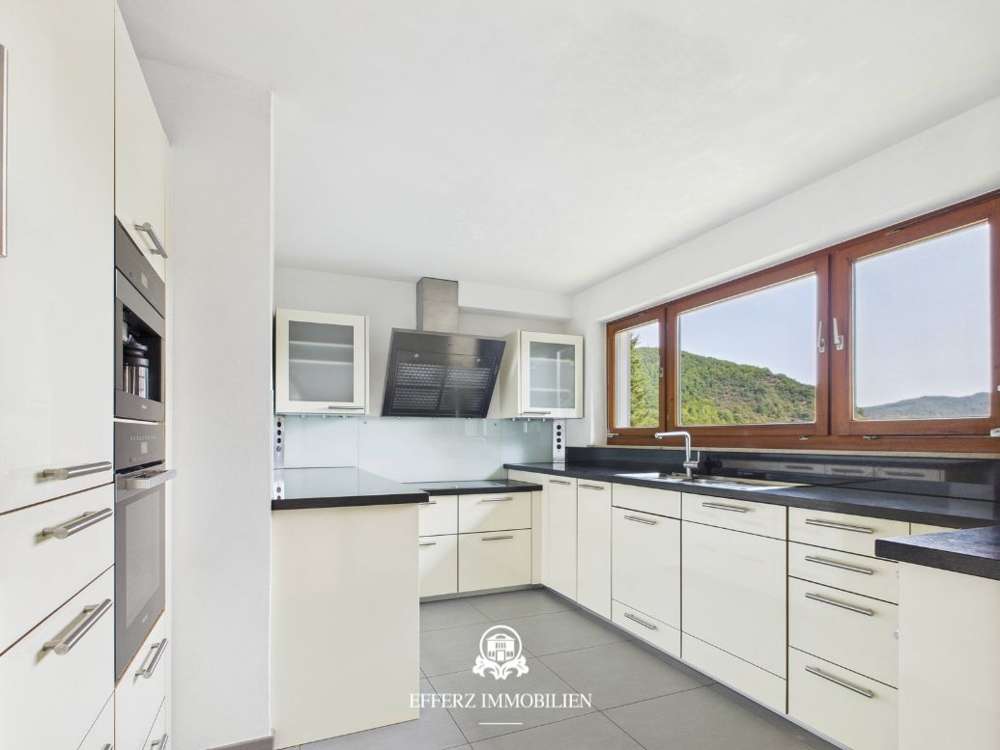 Immobilie in Altenahr - Großzügiges Anwesen mit parkähnlichem Grundstück und traumhaftem Panoramablick! - Bild 1