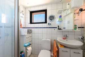 Schöne 2 Zi. Dachgeschoß-Wohnung mit wenig Schräge, Einbauküche und Balkon in ruhiger Lage – Die vollständige Adresse der Immobilie erhältst du vom Anbieter., 75180 Büchenbronn, Pforzheim – Vorschaubild 8