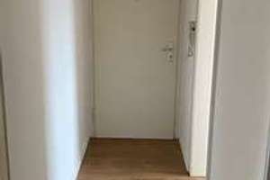 Sehr schöne sanierte 4-Zimmer-Wohnung mit Balkon im 2. OG zu vermieten – Wartsberg 8, 47906 Kempen – Vorschaubild 2