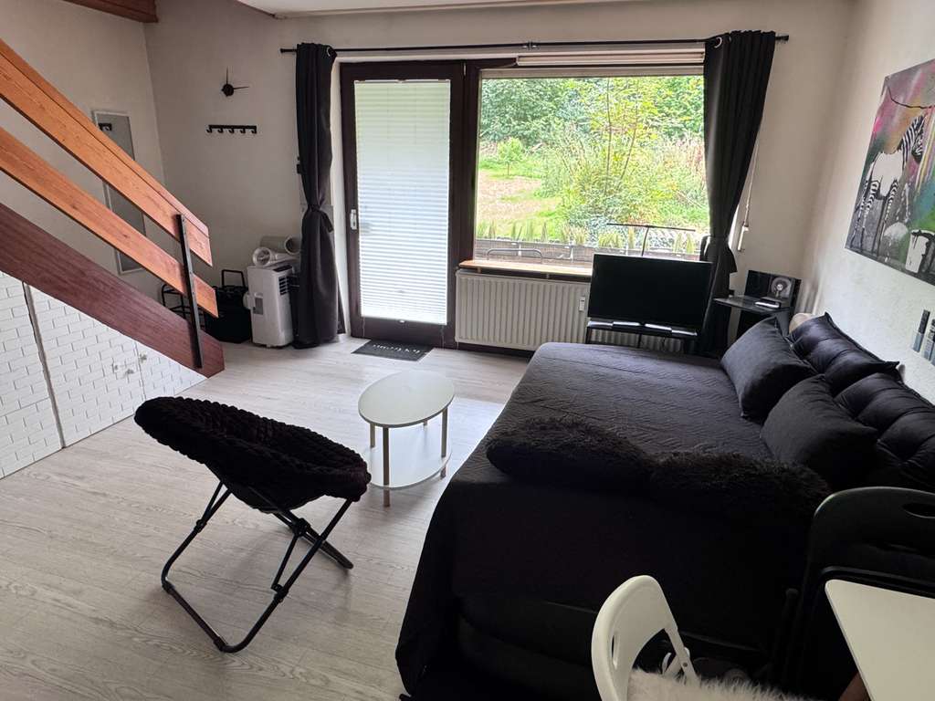 Immobilie in Hellenthal - Apartment mit Waldblick-Terrasse, Balkon, Einbauküche und PKW-Stellplatz - Bild 2