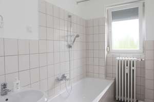 Modernisierte 3-ZKB-Wohnung mit Balkon, EBK und Garage in Kassel-Kirchditmold – 34130 Kirchditmold, Kassel – Vorschaubild 15