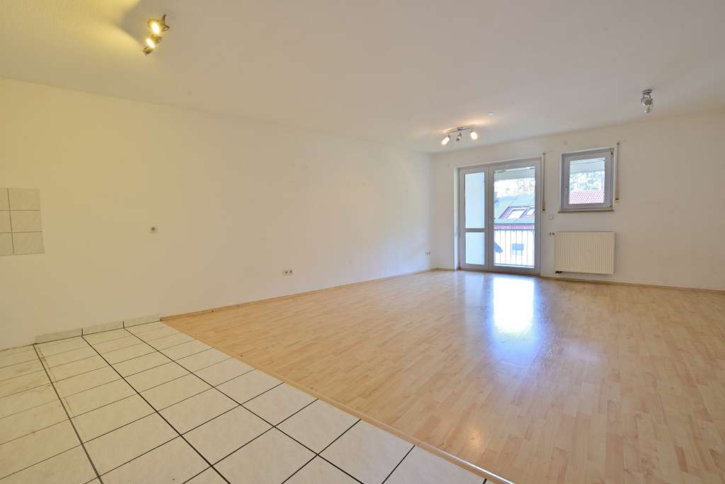 Immobilie in Rednitzhembach - 1 Zimmer Wohnung, Balkon, geräumigen Bad und Stellplatz - Bild 2