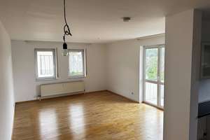 Lauffen a.N.: Helle 2-Zi.-Südwohnung mit Balkon & Aufzug – provisionsfrei