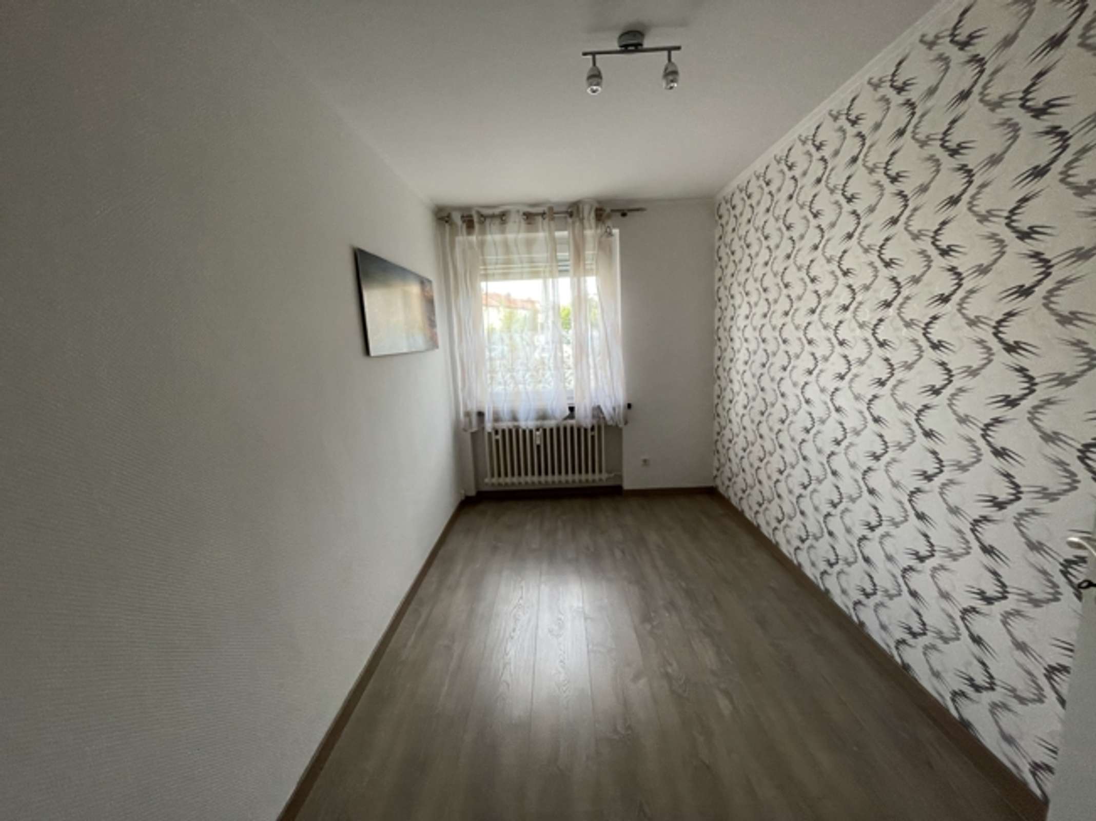 Zur Eigennutzung: 4-Zimmer-Eigentumwohnung mit Terrasse in Halbhöhenlage von Geismar