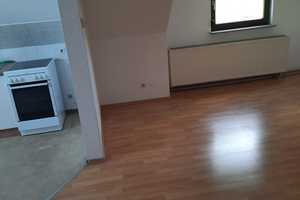 Freundliche und sanierte 7-Zimmer-Doppelhaushälfte in Stuttgart Zuffenhausen – Stuttgart – Vorschaubild 13