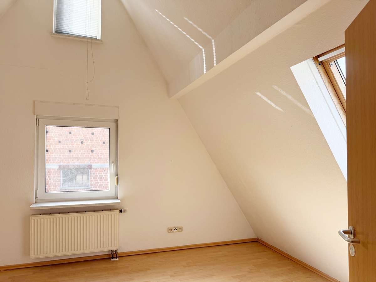 Immobilie in Rudersberg - Backsteinhaus in Rudersberg – Einfamilienhaus mit Scheune, Garten und viel Potenzial - Bild 3