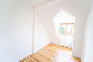 Altbautraum mit 110m² im DG, frisch renoviert, 4-Zimmer, mit neuer EBK und Gartennutzung – Schwartauer Allee 121, 23554 Sankt Lorenz Nord, Lübeck – Vorschaubild 6