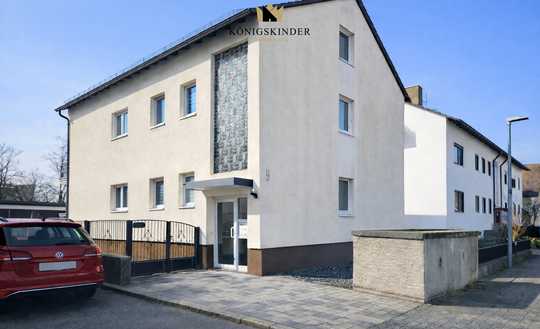 *** Stattliches 4-Familienhaus mit  großem Garten und Pool ***