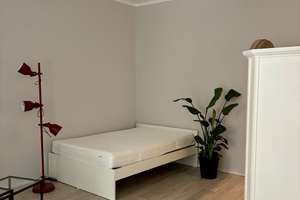 Helle, möblierte Wohnung mit sonnigem Balkon im Schillerkiez – Flughafenstraße 77, 12049 Neukölln (Ortsteil), Berlin – Vorschaubild 5