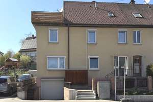 Zentral gelegenes Zweifamilienhaus mit Garten in Sigmaringen – Die vollständige Adresse der Immobilie erhältst du vom Anbieter., 72488 Sigmaringen – Vorschaubild 1