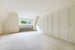 Hohe Privatsphäre in Ammersbek-Bünningstedt. 6-Zimmer mit ca. 2.100 m² parkähnlichem Südgrundstück. – Die vollständige Adresse der Immobilie erhältst du vom Anbieter., 22949 Ammersbek – Vorschaubild 6
