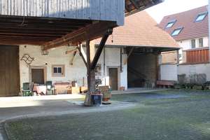 ***Zweifamilienhaus mit großer Scheune 
       und viel Grundstück *** – Die vollständige Adresse der Immobilie erhältst du vom Anbieter., 79189 Bad Krozingen – Vorschaubild 1