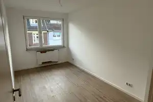 Exklusive kernsanierte 3-Zimmer-Wohnung mit hochwertiger Ausstattung und Parkblick – Düsseldorfer Straße 76, 47051 Duisburg – Vorschaubild 2