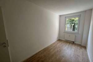 Für Junge Familien die perfekte 2 Zimmer Wohnung mit Balkon | EBK auf Wunsch – Eckersbacher Höhe 97, 8066 Eckersbacher Höhe (E1-E4), Zwickau – Vorschaubild 5
