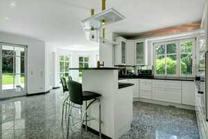 Exklusive Villa mit einzigartigem Baustil und parkähnlichem Grundstück – Bad Tölz-Wolfratshausen (Kreis) – Vorschaubild 6