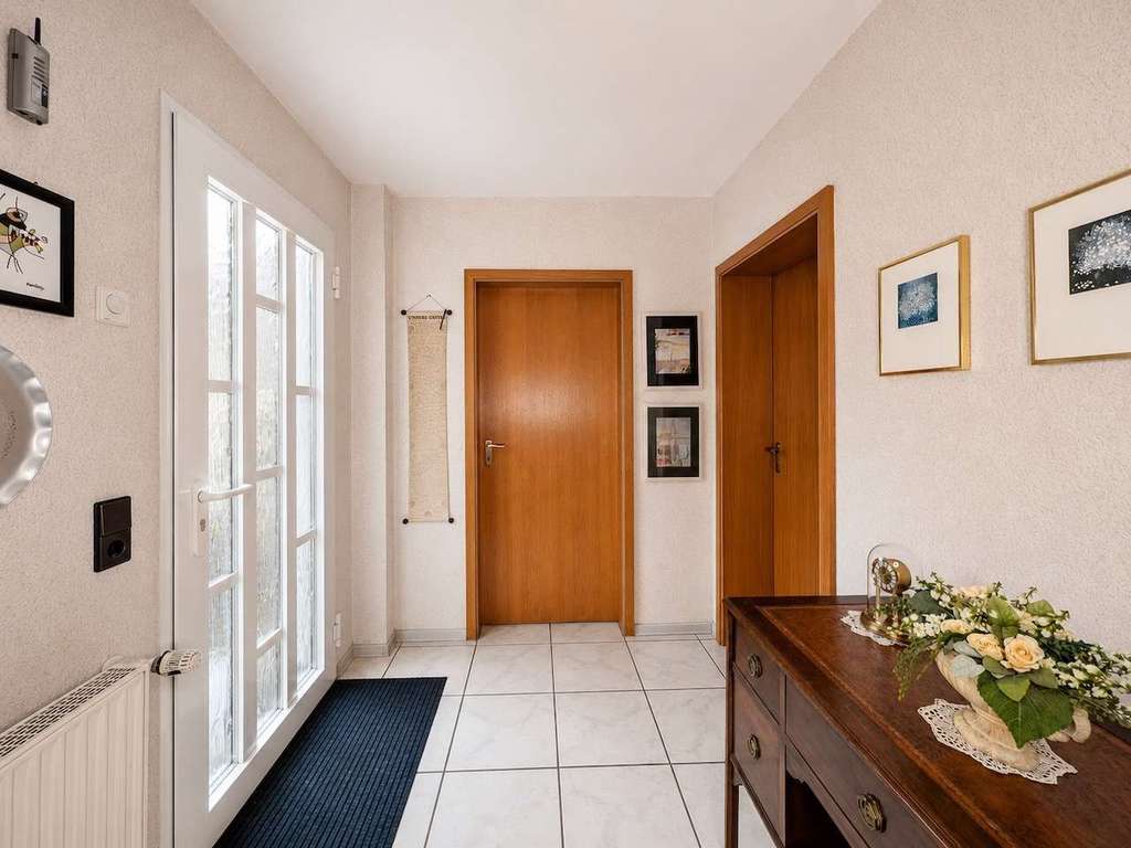 Immobilie in Wülfrath - Familienfreundliches Reihenhaus mit Garten, Balkon und Stellplatz in zentraler Lage von Wülfrath - Bild 3