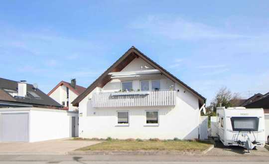 Viel Platz für Familie oder Mehrgenerationen: Haus mit Garten, Loggia und Stellplatzmöglichkeiten