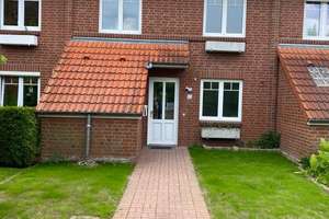 Umfangreich modernisiertes Backsteinreihenhaus mit Garten & Garage – 10 Min. zum Strand