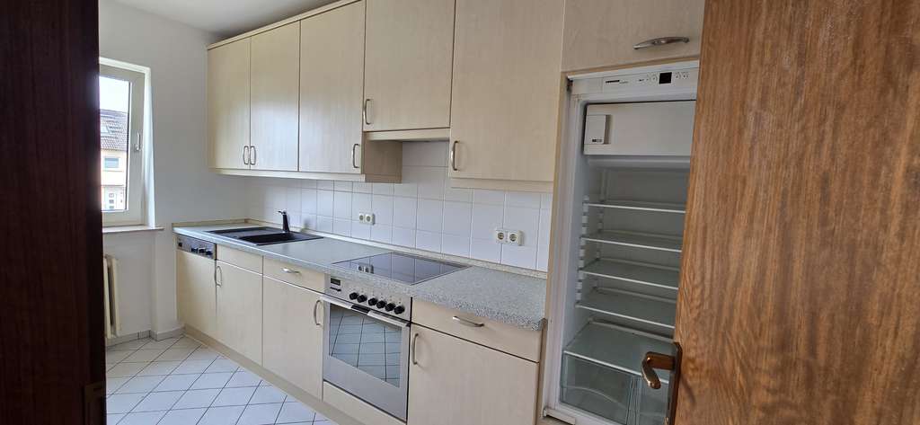 Immobilie in Kriftel - Geräumige 5-Zimmer-Wohnung mit Balkon und Garten in Kriftel -Provisionsfrei - Bild 2